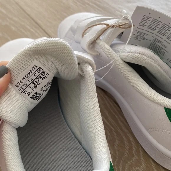 Adidas Stan Smith Velcro 3 strap sneakers, white w/green back, size 1.5, NWT - Picture 10 of 11